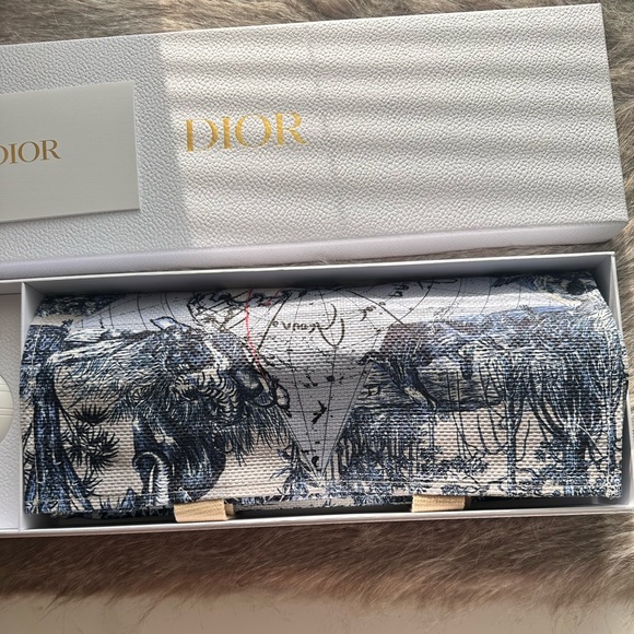 NWT DIOR 4-Piece Gift Set, Lotion, Lip Balm - Picture 7 of 8